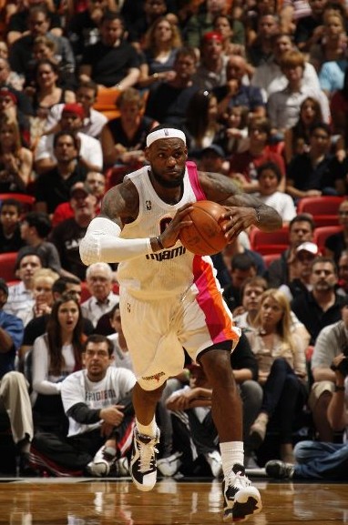 从蓝军传奇特里的“见不得红色”到马雷斯卡与对手握手并欢笑.