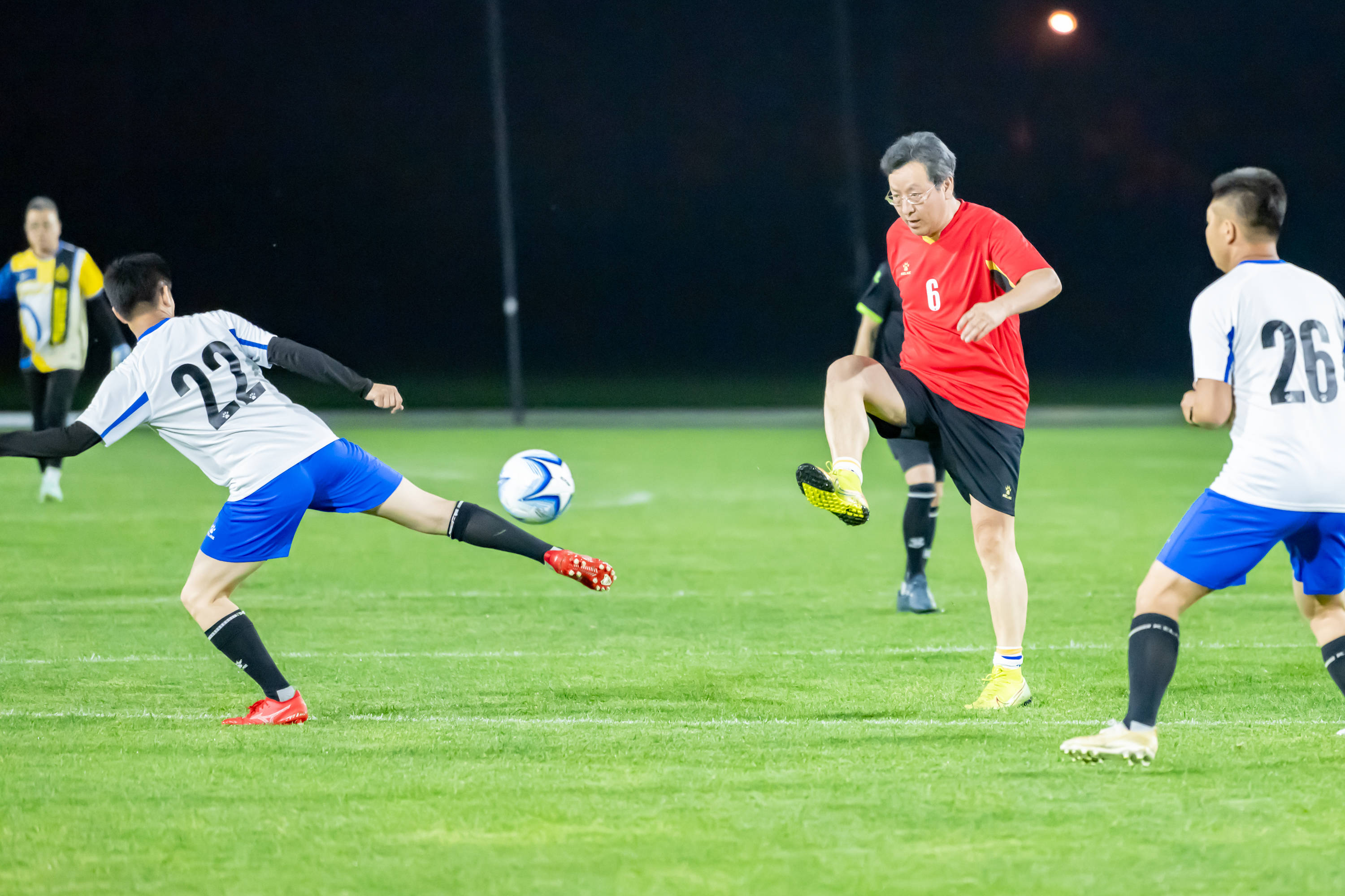 截更果断 截更果断